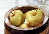 リンゴのピクルス：家庭料理の微妙な点とニュアンス