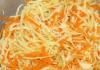 Kaip paruošti „Vitaminų“ salotas iš kopūstų ir morkų: geriausių receptų pasirinkimas