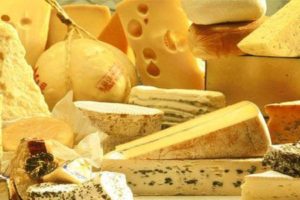 A sajt hűtőszekrényben történő tárolása